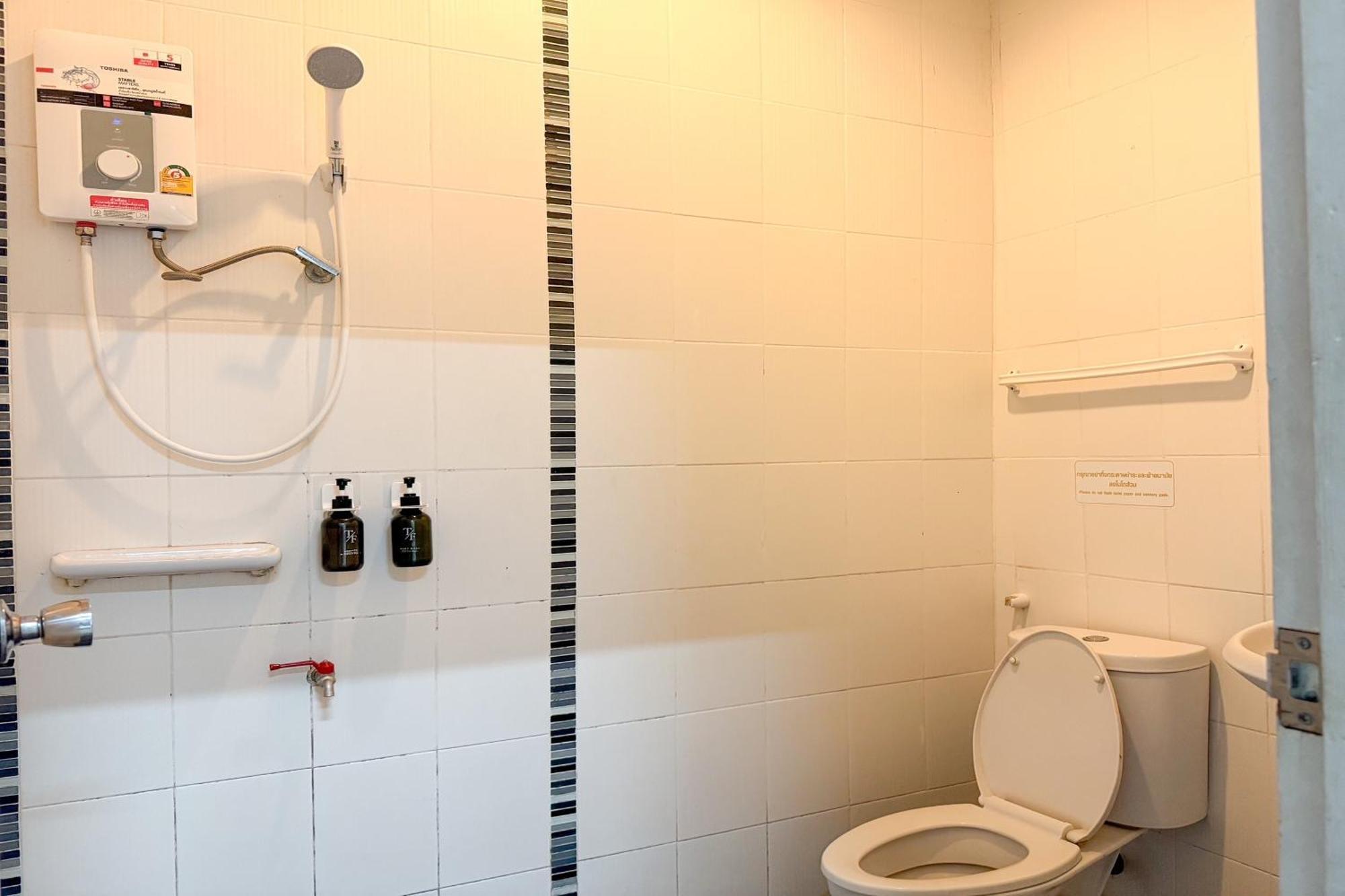 Tf Apartment Чиангмай Екстериор снимка