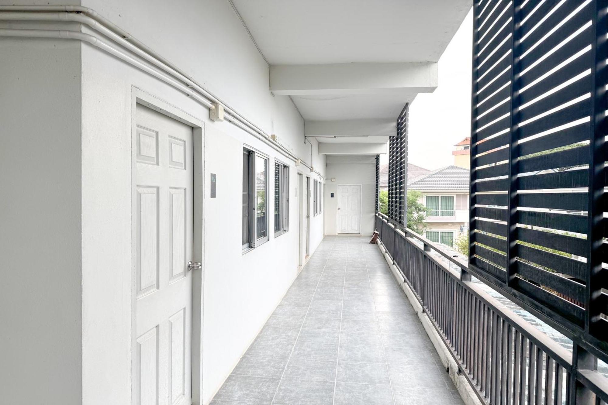 Tf Apartment Чиангмай Екстериор снимка